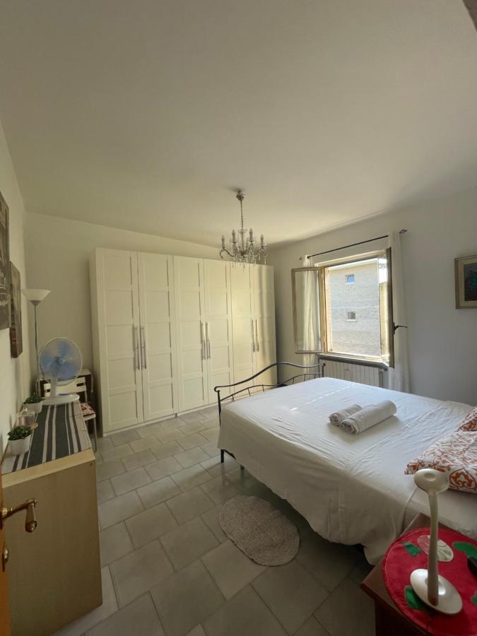Alloggio Flaminia con parcheggio di proprietà! Bevagna Exterior foto