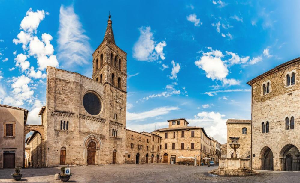 Alloggio Flaminia con parcheggio di proprietà! Bevagna Exterior foto